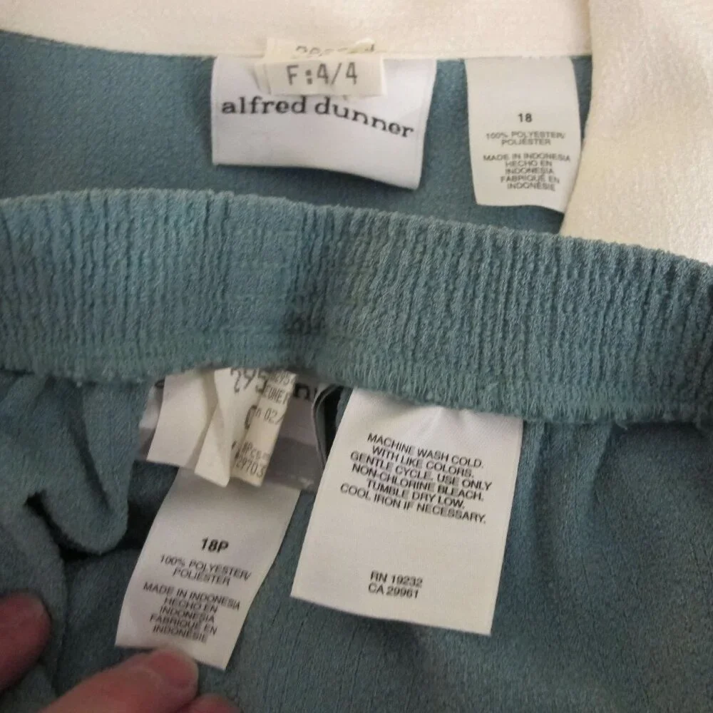 Alfred Dunner green 2-piece pantsuit, 18/18P - Picture 6 of 6